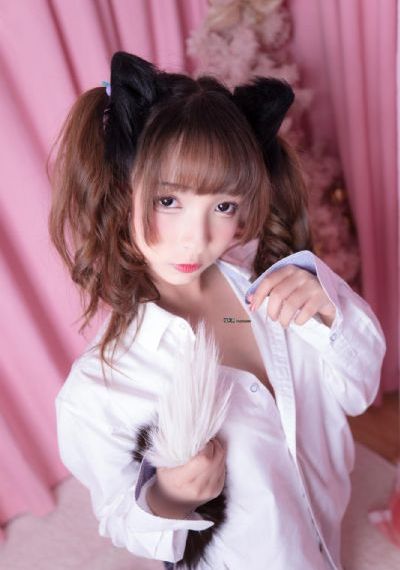 欧美女童碎花连衣裙_1080高清在线观看