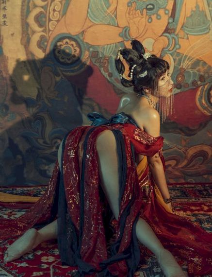 娇妻被领导驼共煌_720高清免费观看