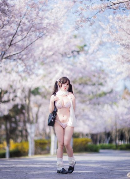 欧美女子暴力电影_BD英语神马影院手机在线