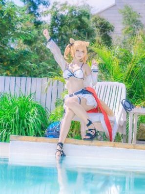 欧美情人节_十万网红美女美酱